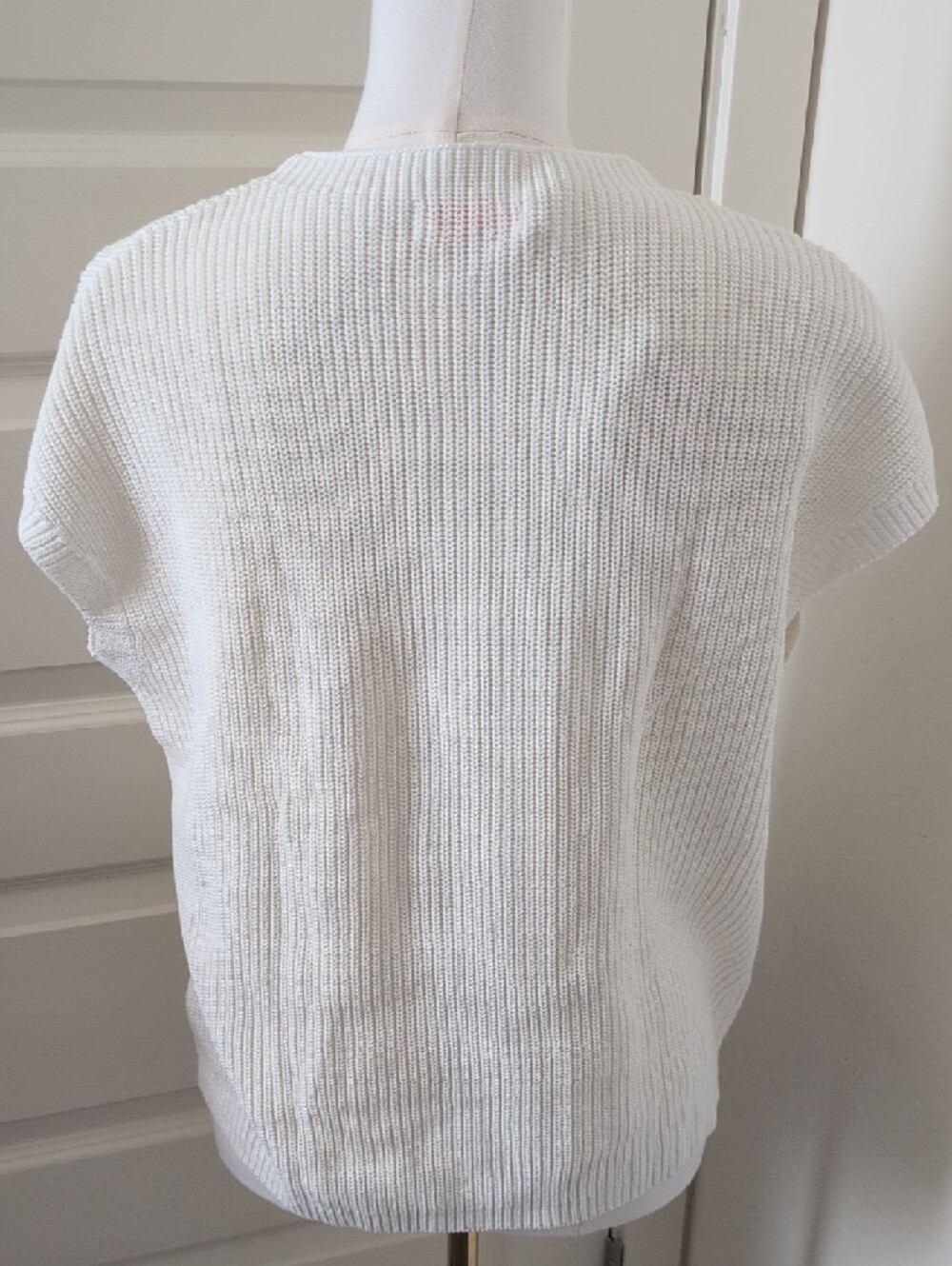 KIRUNDO Cap Sleeve Knit Sweater with Front Pocket White Size Medium NWT - Picture 4 of 9